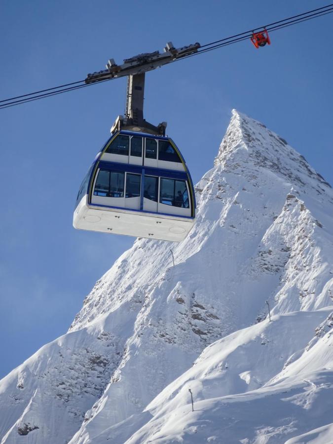 ホテル Piz Ot ザムナウン エクステリア 写真